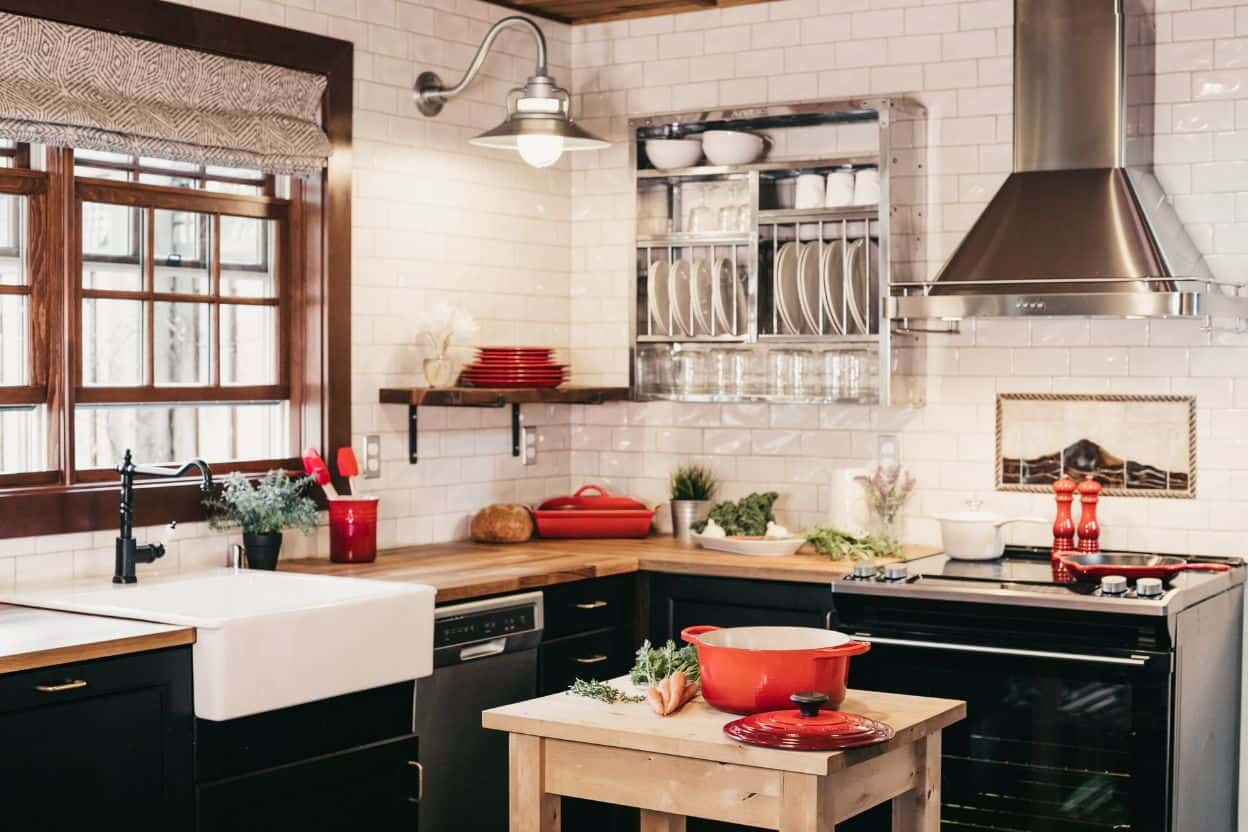Kitchen Refacing Company Service Mississauga: Replacement vs Refacing