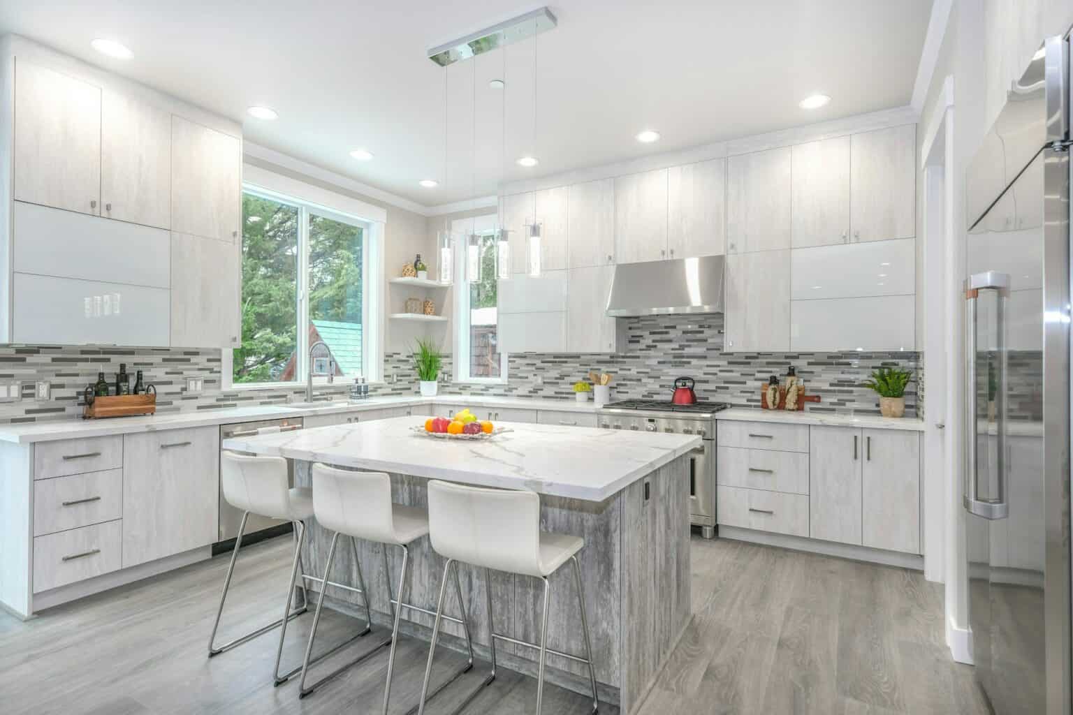 What is the Minimum Space Around a Kitchen Island?