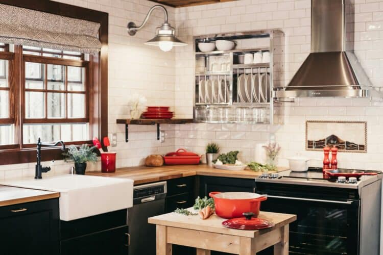 Can I Use a Small Pan on a Large Ring on an Induction Hob?