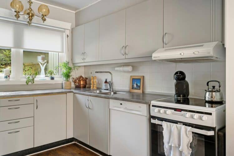 Is It Worth Buying a Cheap Dishwasher?