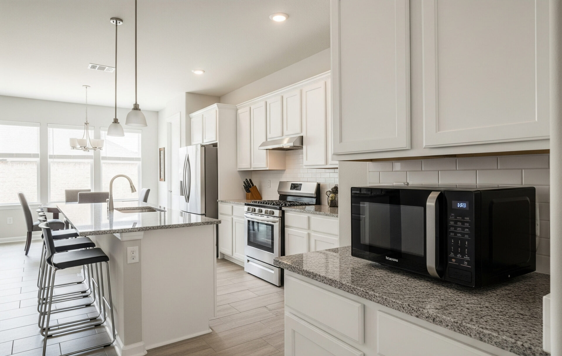 What's the Difference Between a Normal Microwave and an Inverter Microwave?