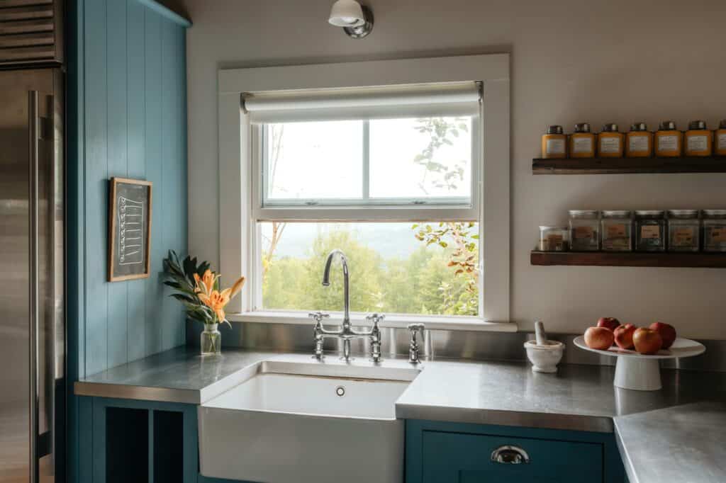 What Are the Disadvantages of a Porcelain Kitchen Sink?