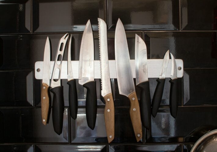 How Can Magnetic Storage Strips Free up Your Kitchen Drawers?