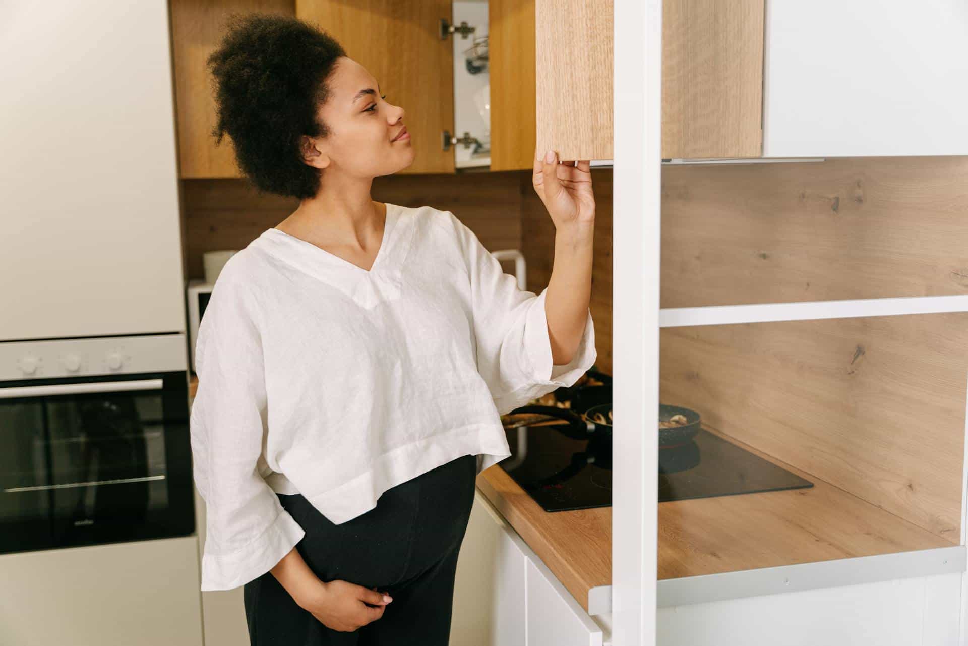Is It Possible to Tighten Stripped Screw Holes in Cabinet Frames?